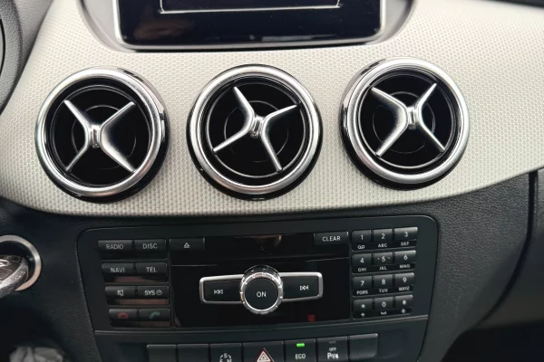 Makina ne shitje ne Durres, Mercedes-Benz, 2013 Diesel,Kambio Automatik Pagesa 900,000  Leke.