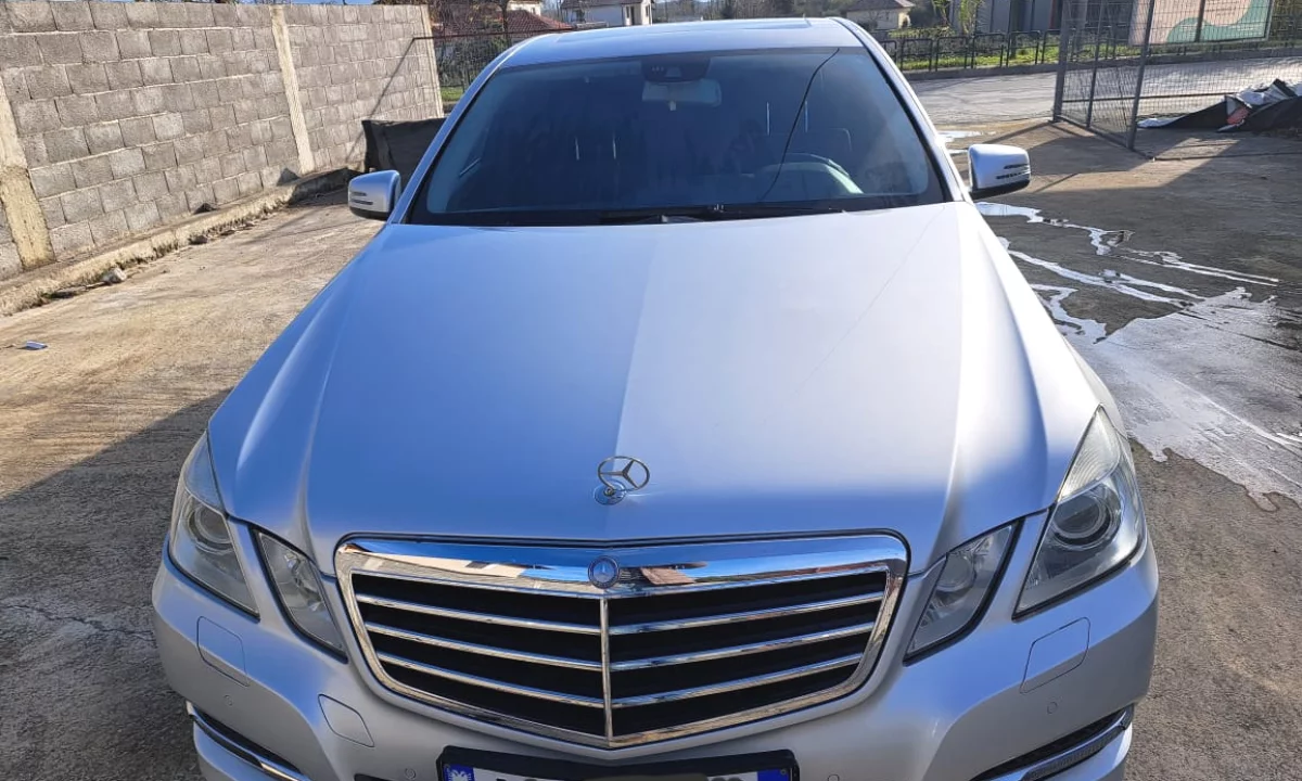 Auto in Vendita a Tirana, Mercedes-Benz, 2012 Diesel,Kambio Automatik Pagamento 6,000  Euro.