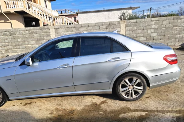 Auto in Vendita a Tirana, Mercedes-Benz, 2012 Diesel,Kambio Automatik Pagamento 6,000  Euro.
