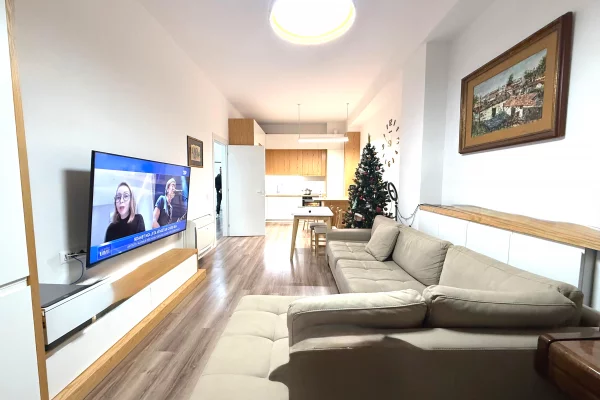 Appartamento in vendita a Tirana 2+1, Arredato