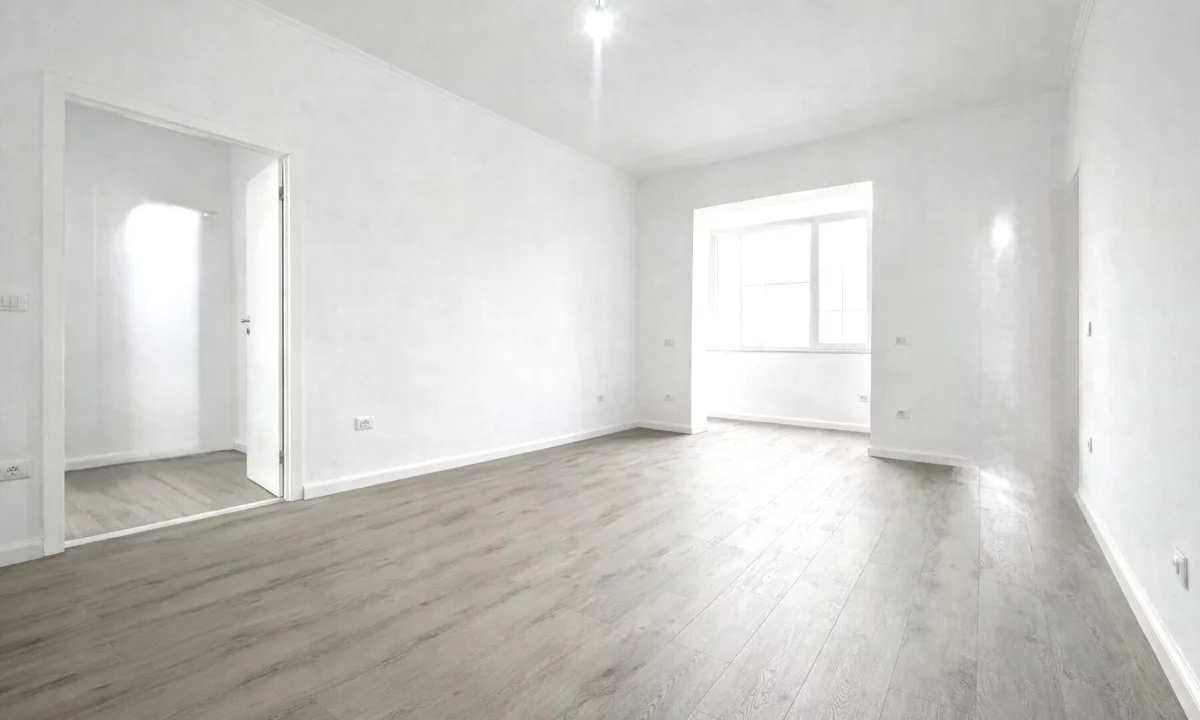 Shtepi ne shitje Apartament ne Tirane, 1+1, Mobilimi Bosh, pa mobiluar, Pagesa 130,000  Euro.