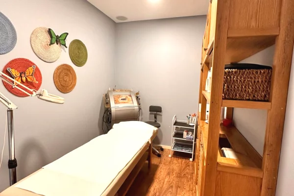 Don Bosko – Me Qira Ambient Biznesi (Parukeri / Estetike)