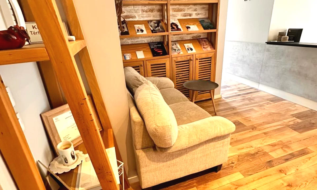 Don Bosko – Me Qira Ambient Biznesi (Parukeri / Estetike)