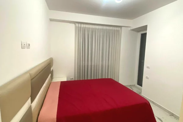 Shtepi me qera Apartament ne Tirane, 2+1, Mobilimi E mobiluar, Pagesa 800  Euro.