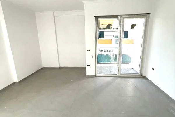 Appartamento in vendita a Tirana 1+1, Vuoto