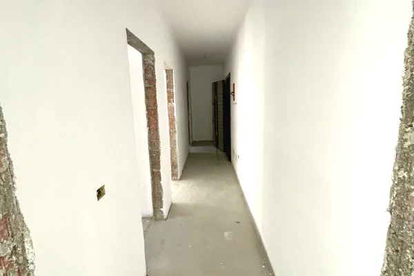 Appartamento in vendita a Tirana 1+1, Vuoto