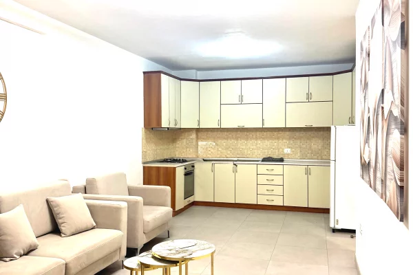 Shtepi me qera Apartament ne Tirane, 2+1, Mobilimi E mobiluar, Pagesa 600  Euro.