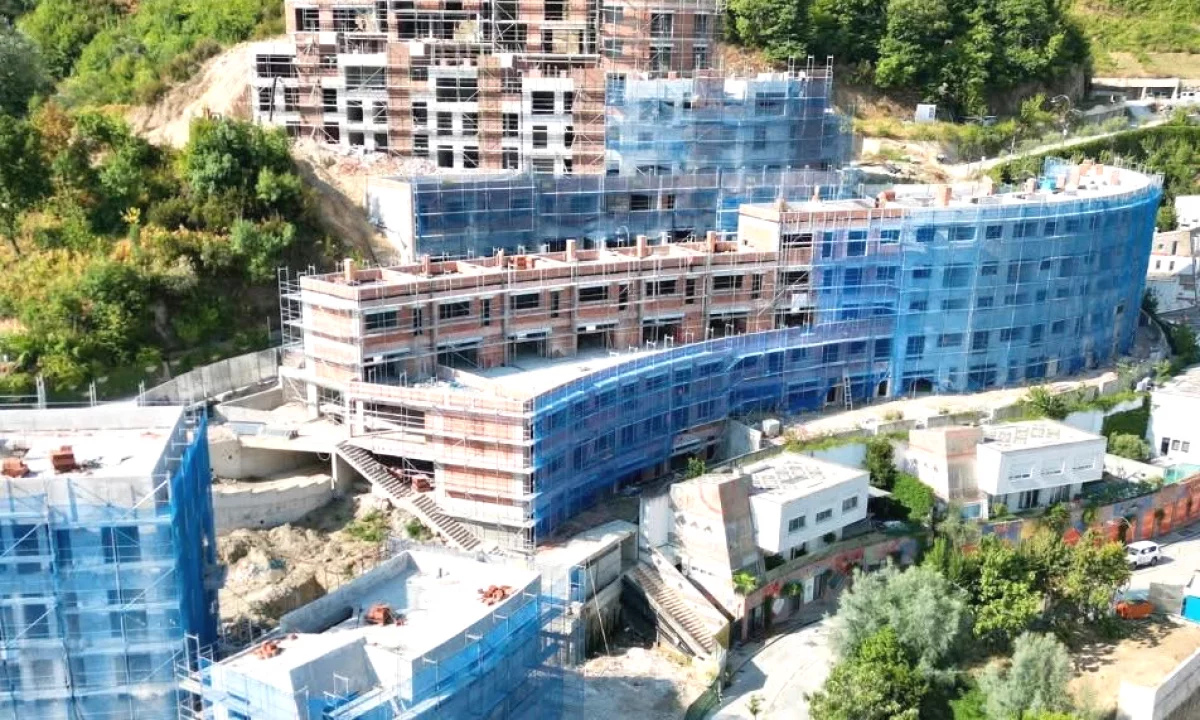 Appartamento in vendita a Tirana 3+1, Vuoto