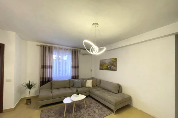 Shtepi me qera Apartament ne Tirane, 2+1, Mobilimi E mobiluar, Pagesa 750  Euro.