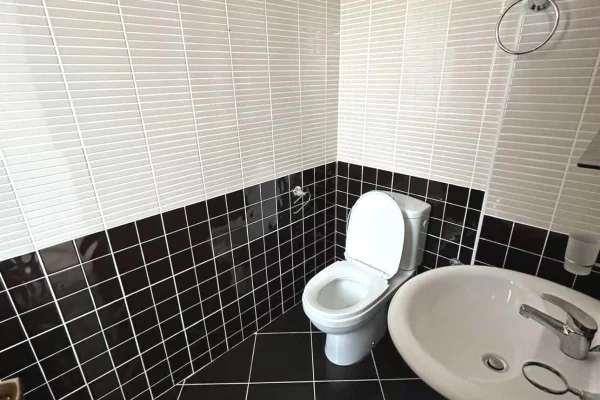 Appartamento in vendita a Durazzo 2+1, Vuoto