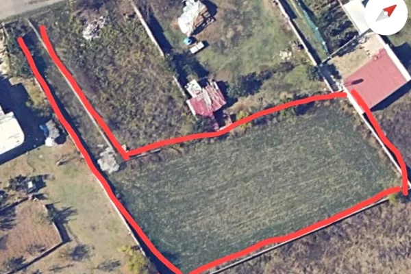 Truall ose Toke ne Tirane - 125,000 Euro