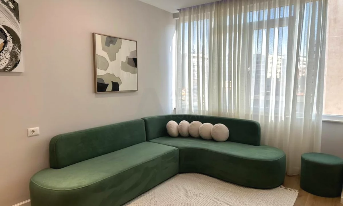 Appartamento in vendita a Tirana 1+1, Arredato