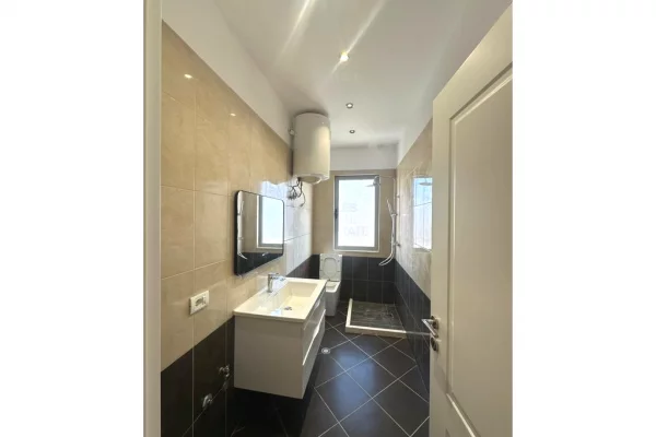 Appartamento in vendita a Tirana 1+1, Arredato