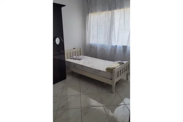 Shtepi me qera Apartament ne Tirane, 2+1, Mobilimi Pjeserisht e mobiluar, Pagesa 350  Euro.