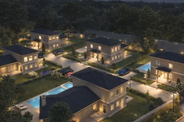 Vila në Shitje | Petrelë