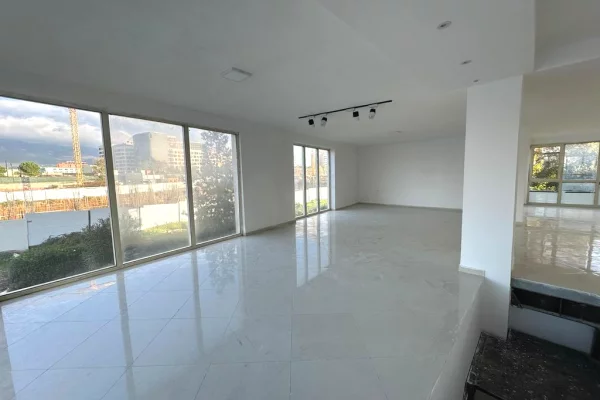 Ambient biznesi me qera 3+1 ne Tirane - 2,600 Euro