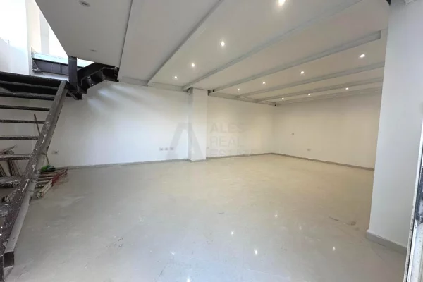 Ambient Open Space me Qira – I Pershtatshem per Call Center, Zyra ose Institucione Financiare