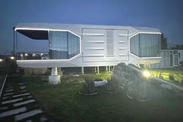 Shtepi ne shitje Vila Luksoze ne Tirane, 2+1, Mobilimi E mobiluar, Pagesa 120,000  Euro.