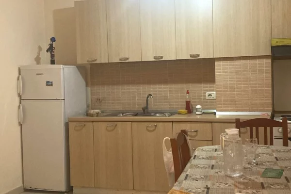 Shtepi me qera Apartament ne Tirane, 2+1, Mobilimi E mobiluar, Pagesa 370  Euro.