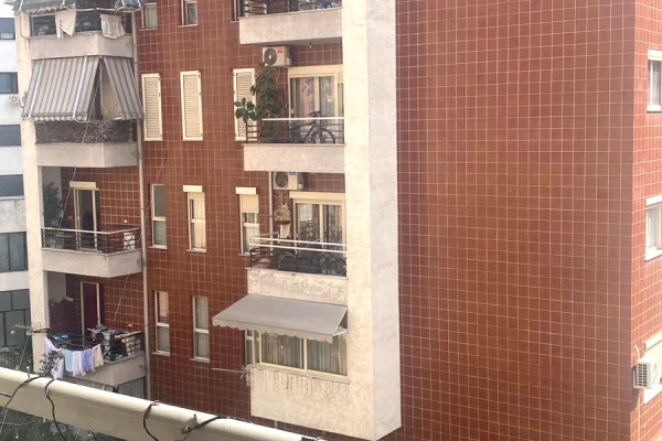 Shtepi me qera Apartament ne Tirane, 2+1, Mobilimi E mobiluar, Pagesa 370  Euro.