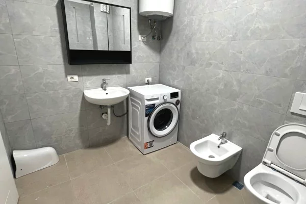 Shtepi me qera Apartament ne Tirane, 2+1, Mobilimi Pjeserisht e mobiluar, Pagesa 550  Euro.