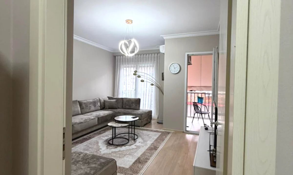 Shtepi me qera Apartament ne Tirane, 1+1, Mobilimi E mobiluar, Pagesa 650  Euro.