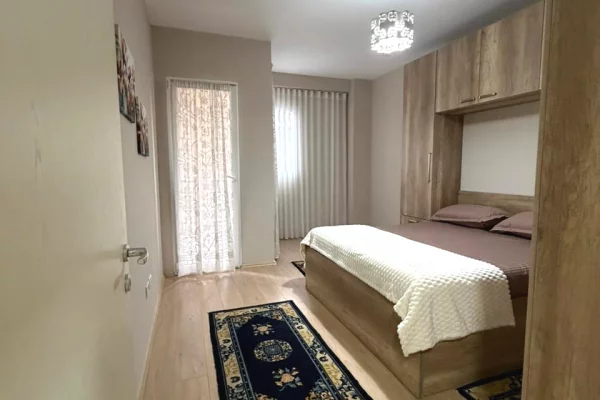 Shtepi me qera Apartament ne Tirane, 1+1, Mobilimi E mobiluar, Pagesa 650  Euro.