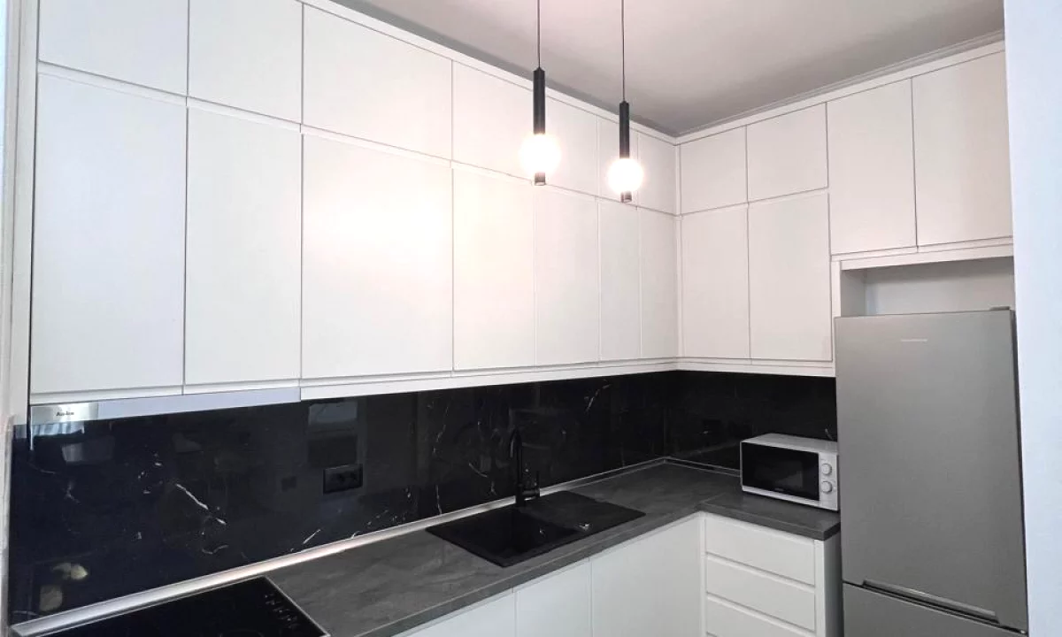 Shtepi me qera Apartament ne Tirane, 1+1, Mobilimi E mobiluar, Pagesa 800  Euro.