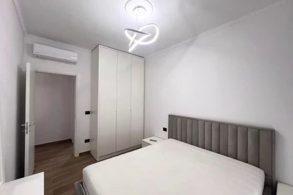 Shtepi me qera Apartament ne Tirane, 1+1, Mobilimi E mobiluar, Pagesa 800  Euro.