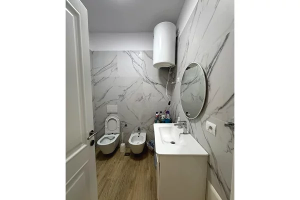 Shtepi me qera Apartament ne Tirane, 2+1, Mobilimi E mobiluar, Pagesa 550  Euro.