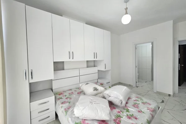 Shtepi me qera Apartament ne Tirane, 2+1, Mobilimi E mobiluar, Pagesa 500  Euro.