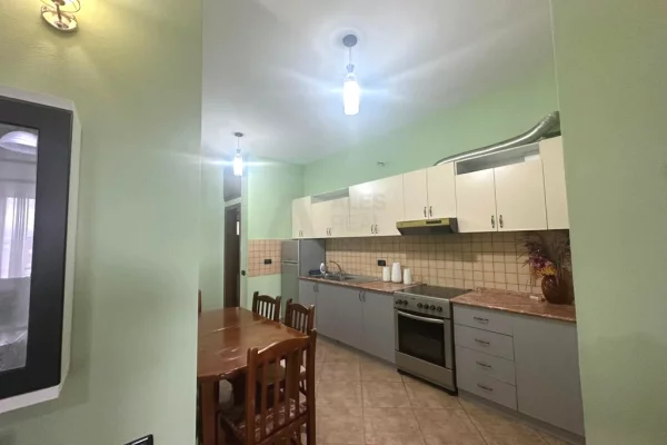 Shtepi me qera Shtepi Private ne Tirane, 2+1, Mobilimi E mobiluar, Pagesa 350  Euro.