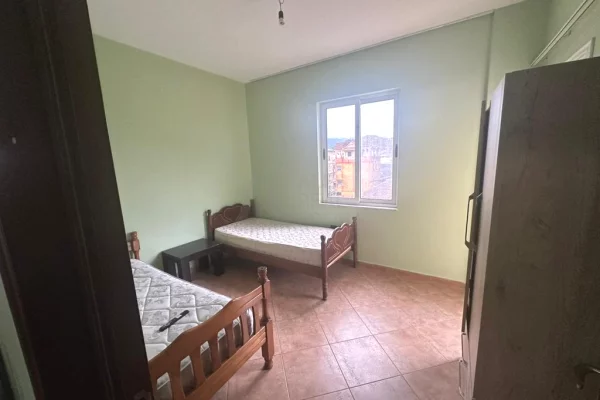 Shtepi me qera Shtepi Private ne Tirane, 2+1, Mobilimi E mobiluar, Pagesa 350  Euro.