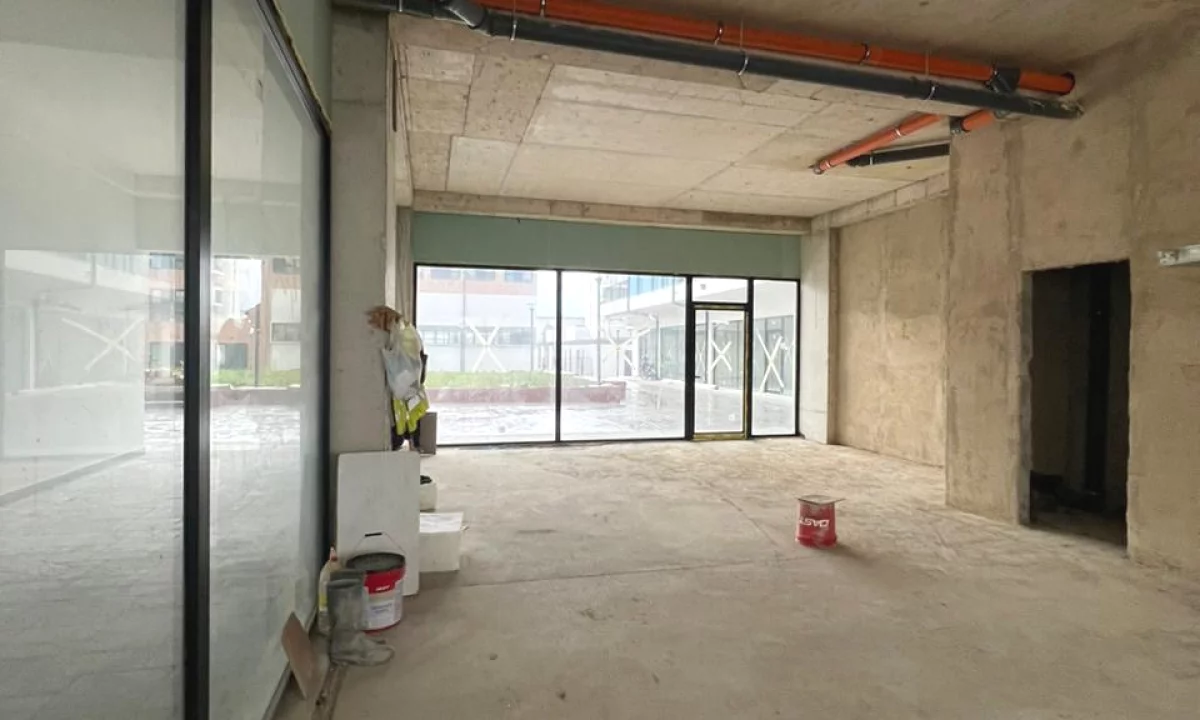 Jepet ambient biznesi me qira tek Univers City!