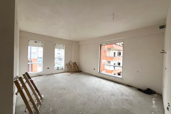 Shtepi ne shitje Apartament ne Tirane, 2+1, Mobilimi Bosh, pa mobiluar, Pagesa 131,830  Euro.