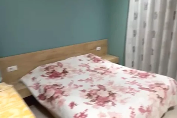 Shtepi me qera Apartament ne Tirane, 1+1, Mobilimi E mobiluar, Pagesa 50,000  Leke.