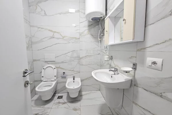 Jepet me qira apartament 2+1+Post Parkimi tek Univers City!