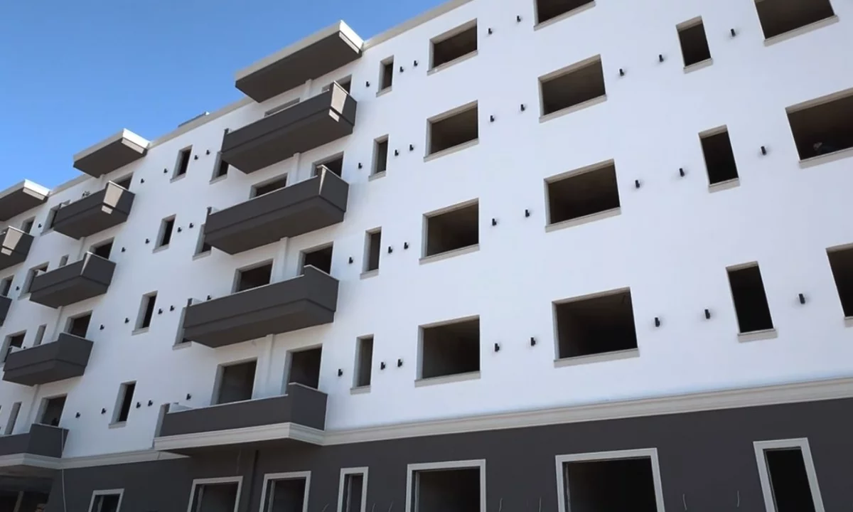 Shtepi ne shitje Apartament ne Tirane, 1+1, Mobilimi Bosh, pa mobiluar, Pagesa 60,180  Euro.