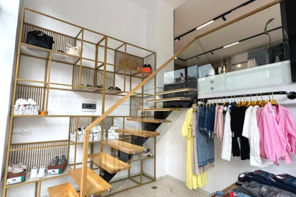 Ambient biznesi me qera 1+1 ne Tirane - 75,000 Leke