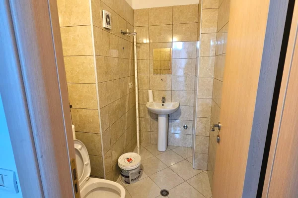 🏢✨ Shitet Ambient Biznesi – Pallati Ales, Rrethrrotullimi i Astirit