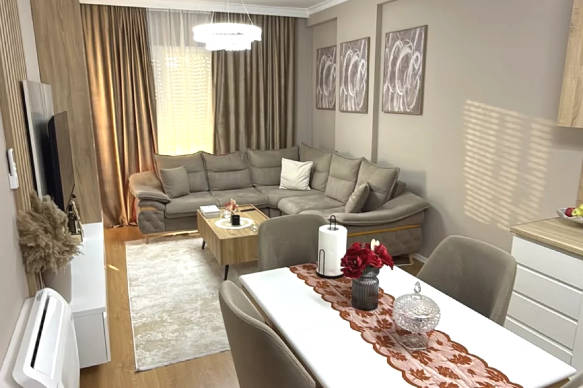 Shtepi ne shitje Apartament ne Tirane, 2+1, Mobilimi E mobiluar, Pagesa 13,800,000  Leke.