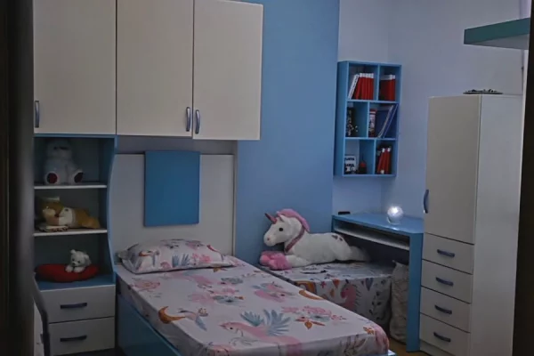 Shtepi me qera Apartament ne Tirane, 2+1, Mobilimi E mobiluar, Pagesa 55,000  Leke.