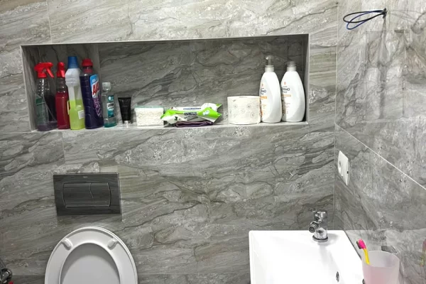 Zyre me qera Perballe Gjykates, Tirane – 45,000 ALL