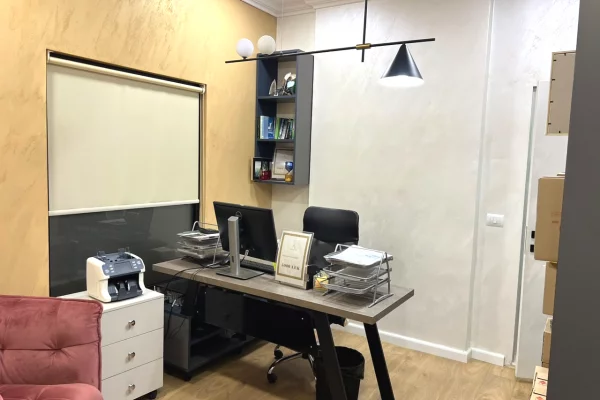 Zyre me qera Perballe Gjykates, Tirane – 45,000 ALL