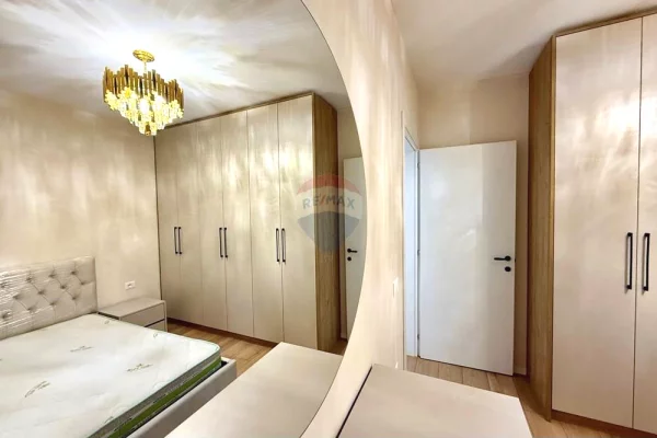 Appartamento in affitto a Tirana 2+1, Arredato