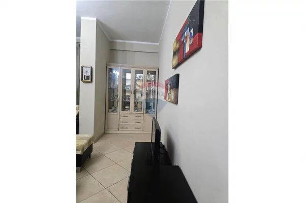 Shtepi me qera Apartament ne Tirane, 1+1, Mobilimi E mobiluar, Pagesa 55,000  Leke.