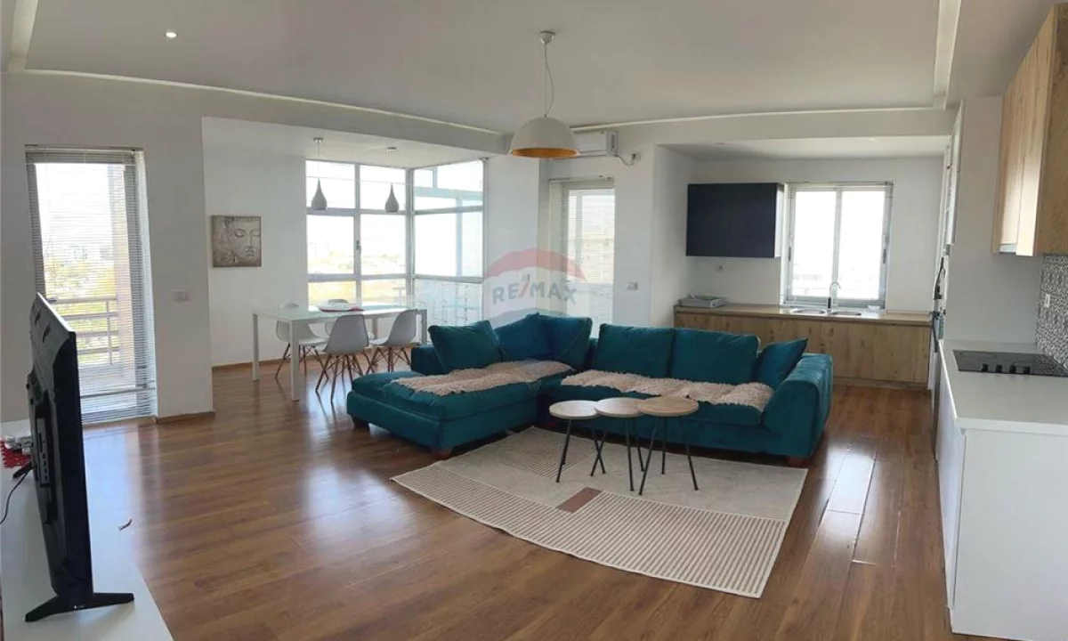 Appartamento in affitto a Tirana 2+1, Arredato