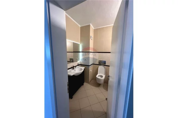 Appartamento in affitto a Tirana 2+1, Arredato