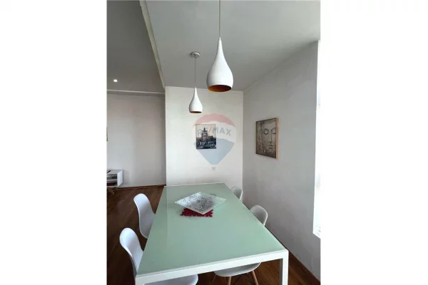 Appartamento in affitto a Tirana 2+1, Arredato