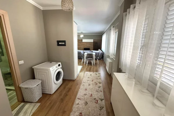 Shtepi me qera Apartament ne Tirane, 2+1, Mobilimi E mobiluar, Pagesa 65,000  Leke.